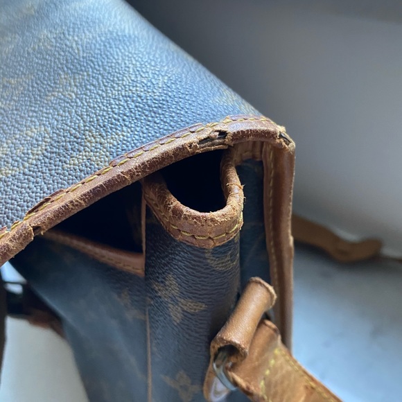 LOUIS VUITTON MESSENGER BAG - Picture 5 of 13